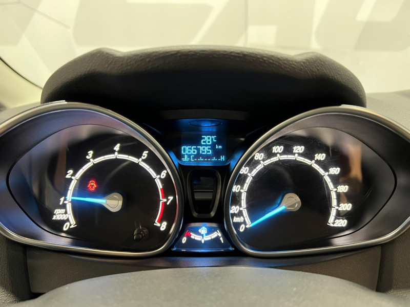 Photo 9 de l'offre de FORD FIESTA 1.0 EcoBoost 100 S&S Titanium à 7990€ chez VL Auto