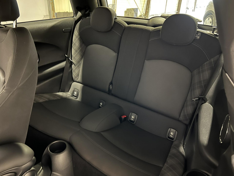 Photo 9 de l'offre de MINI MINI  3 Portes Cooper D 116 ch Chili à 15490€ chez VL Auto