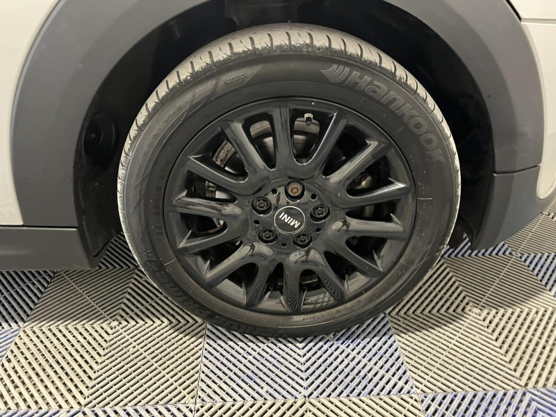 Photo 18 de l'offre de MINI MINI  3 Portes Cooper D 116 ch Chili à 15490€ chez VL Auto