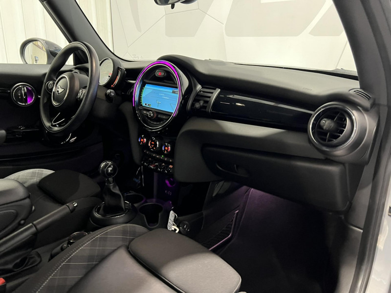 Photo 8 de l'offre de MINI MINI  3 Portes Cooper D 116 ch Chili à 15490€ chez VL Auto