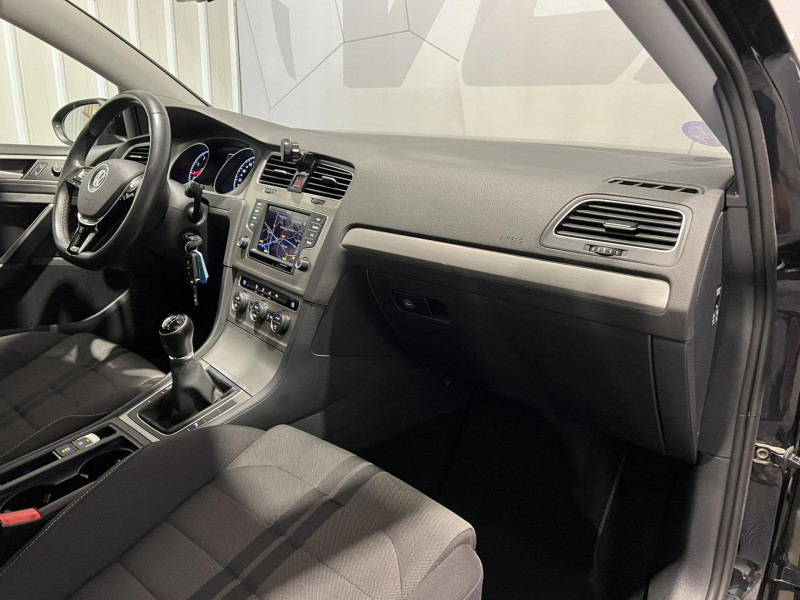 Photo 8 de l'offre de VOLKSWAGEN GOLF 1.4 TSI 125 BlueMotion Technology Confortline à 12990€ chez VL Auto