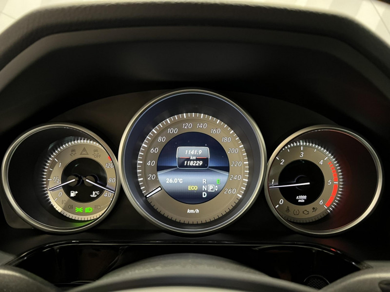 Photo 11 de l'offre de MERCEDES-BENZ CLASSE E 200 CDI Executive BVA à 15990€ chez VL Auto