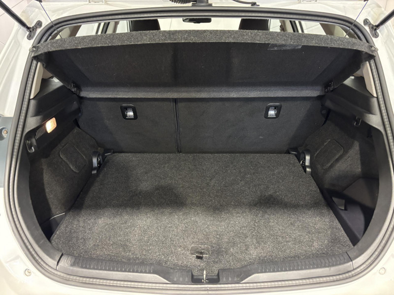 Photo 15 de l'offre de TOYOTA AURIS Hybride 136h Dynamic à 12490€ chez VL Auto