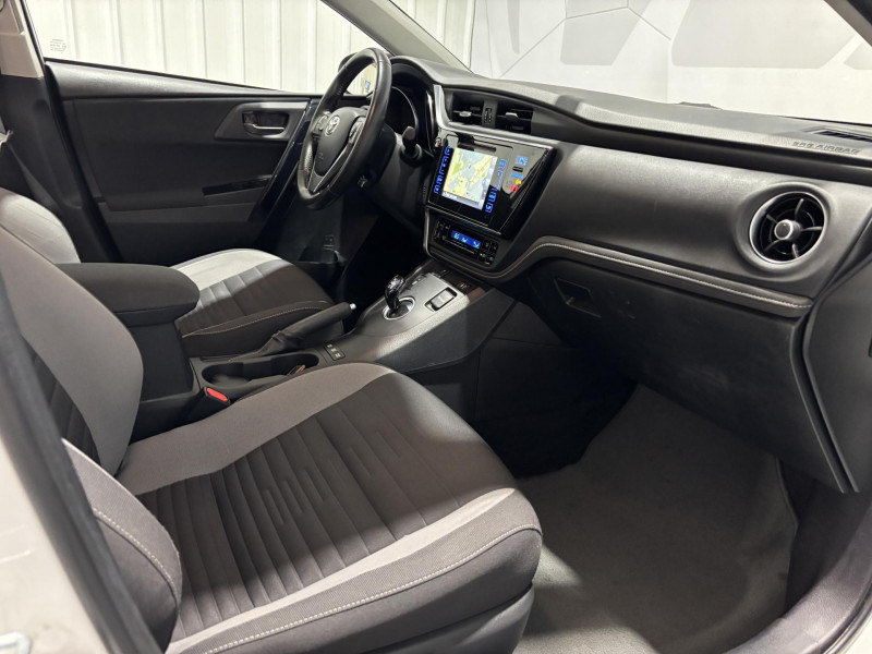 Photo 13 de l'offre de TOYOTA AURIS Hybride 136h Dynamic à 12490€ chez VL Auto