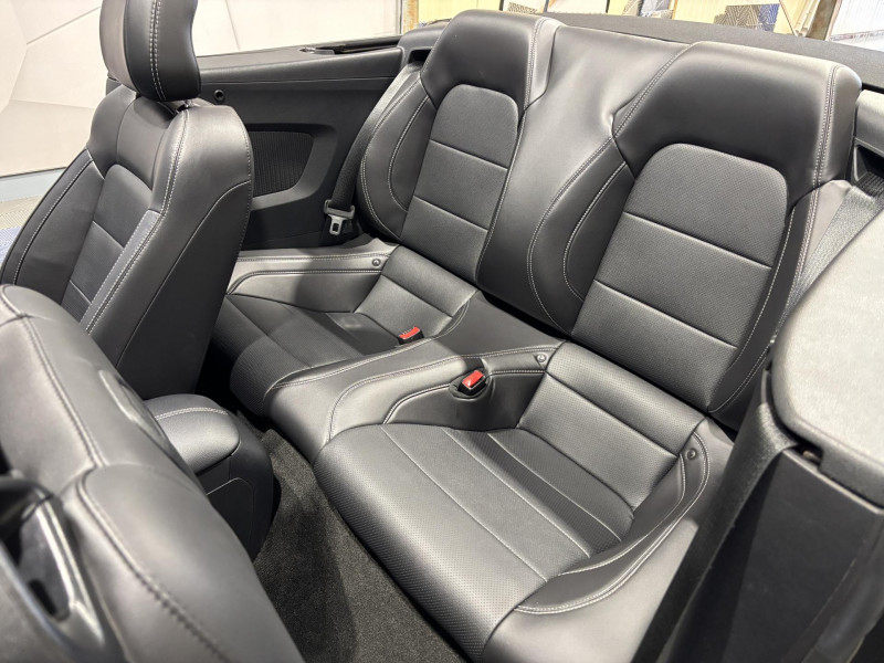 Photo 9 de l'offre de FORD MUSTANG Cabriolet V8 5.0 421 GT à 39990€ chez VL Auto
