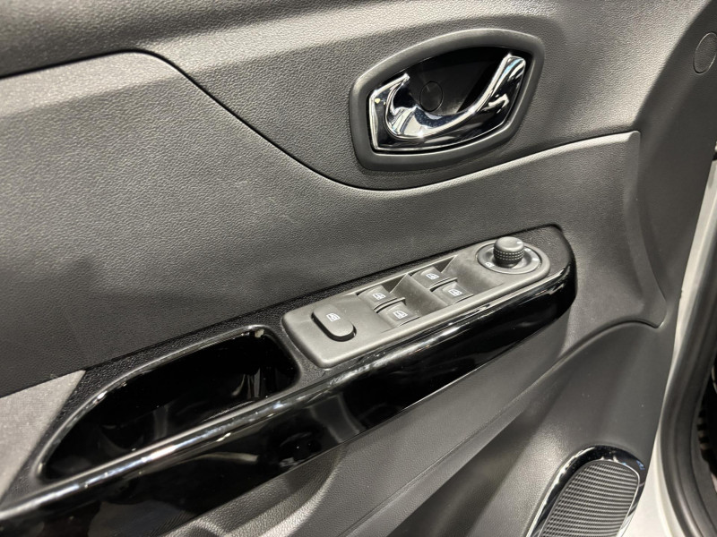 Photo 20 de l'offre de RENAULT CAPTUR TCe 90 Energy Intens à 11490€ chez VL Auto