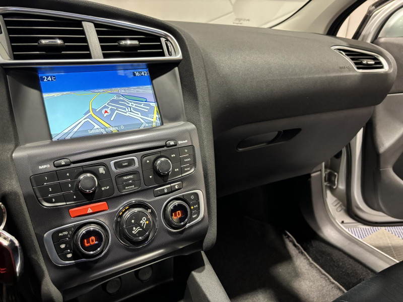 Photo 11 de l'offre de CITROEN C4 HDi 90 Business à 9490€ chez VL Auto