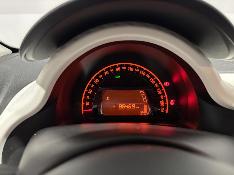 Photo 9 de l'offre de RENAULT TWINGO 0.9 TCe 90 Energy Zen à 8490€ chez VL Auto
