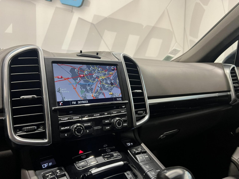Photo 10 de l'offre de PORSCHE CAYENNE 3.0D V6 262 ch Tiptronic BVA à 34990€ chez VL Auto
