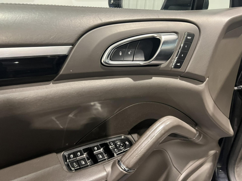 Photo 20 de l'offre de PORSCHE CAYENNE 3.0D V6 262 ch Tiptronic BVA à 34990€ chez VL Auto