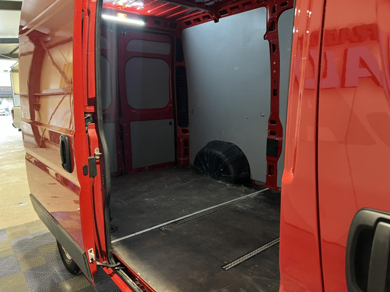 Photo 12 de l'offre de CITROEN JUMPER TOLE 30 L2H2 BLUEHDi 120 S&S BVM6 CLUB à 17490€ chez VL Auto
