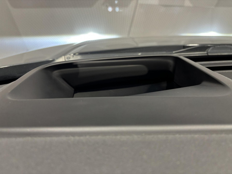 Photo 21 de l'offre de LAND-ROVER DISCOVERY SPORT P200 MHEV AWD BVA R-Dynamic SE à 28990€ chez VL Auto