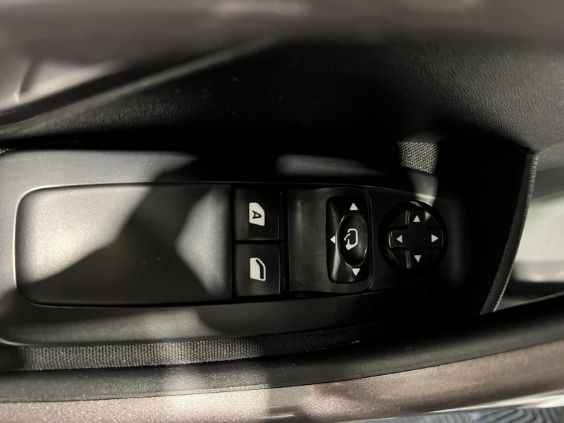 Photo 22 de l'offre de PEUGEOT 2008  1.6 BlueHDi 100ch S&S BVM5 Style à 7490€ chez VL Auto
