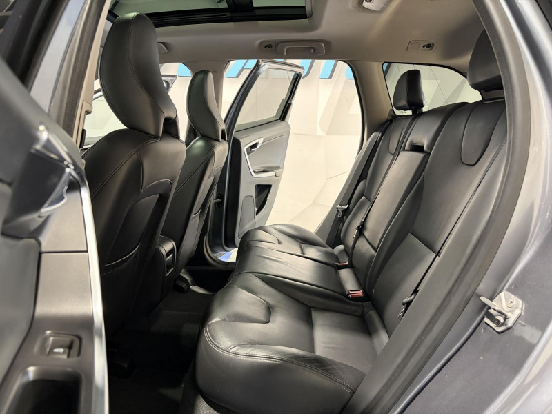 Photo 8 de l'offre de VOLVO XC60  D4 190 ch Signature Edition Geartronic A à 17990€ chez VL Auto