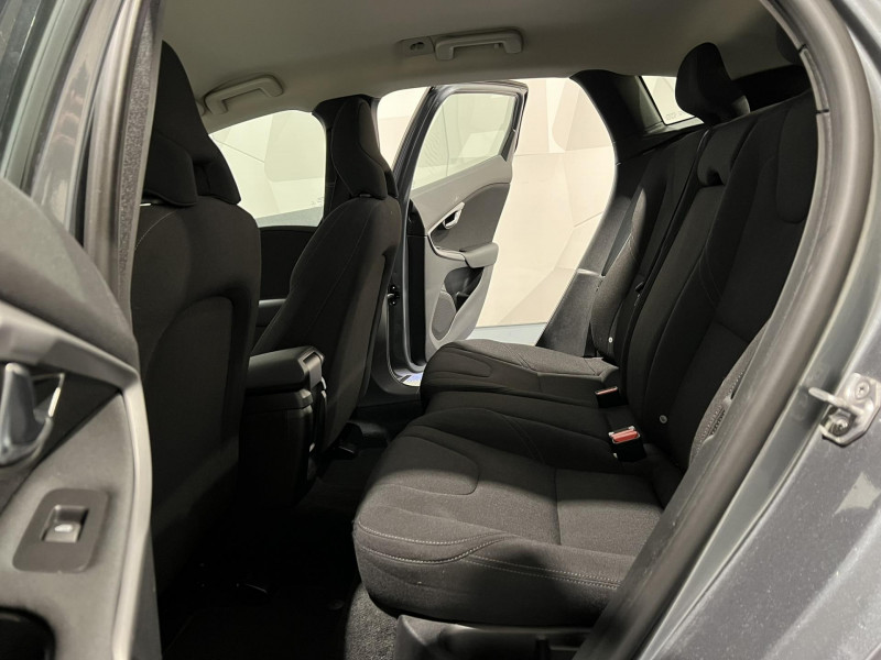 Photo 8 de l'offre de VOLVO V40  D2 120 Kinetic à 10990€ chez VL Auto