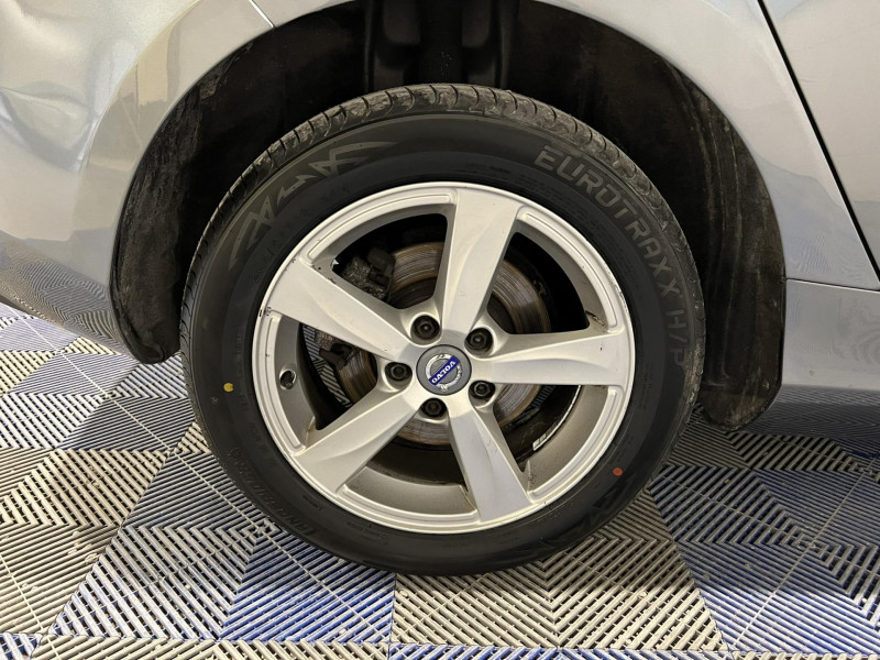 Photo 17 de l'offre de VOLVO V40  D2 120 Kinetic à 10990€ chez VL Auto