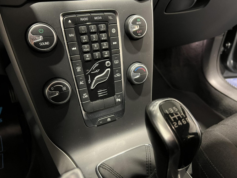 Photo 9 de l'offre de VOLVO V40  D2 120 Kinetic à 10990€ chez VL Auto