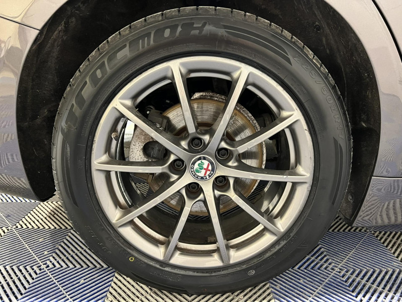 Photo 16 de l'offre de ALFA ROMEO GIULIA 2.2 180 ch AT8 Super à 19990€ chez VL Auto