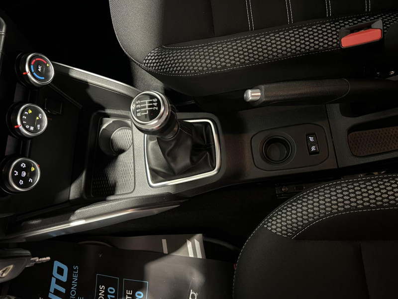 Photo 11 de l'offre de DACIA DUSTER TCe 130 FAP 4x2 Prestige à 13990€ chez VL Auto