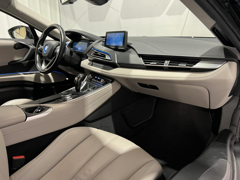 Photo 8 Bmw i8 362 ch BVA Hybride Blanc en vente chez VL Auto Photo 8 de l'offre de BMW i8 362 ch BVA à 59990€ chez VL Auto