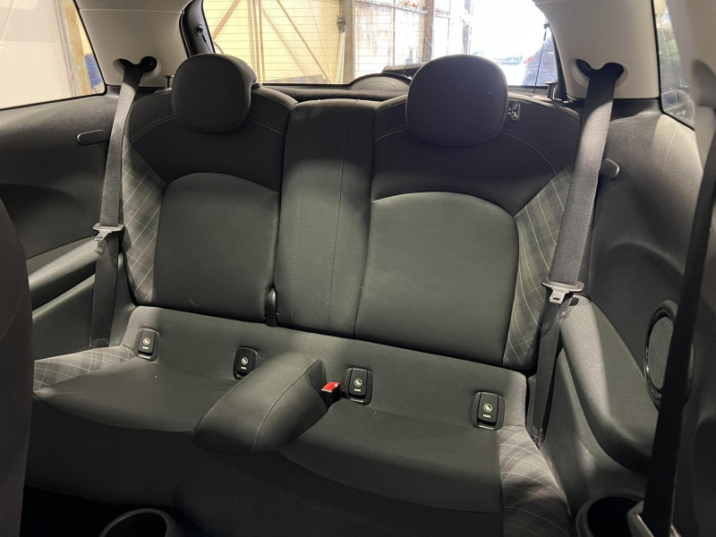 Photo 8 de l'offre de MINI MINI 3 Portes One 102 ch Edition Blackfriars à 11990€ chez VL Auto