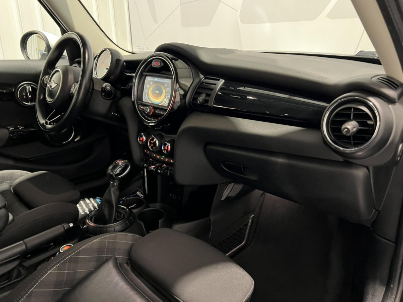 Photo 8 de l'offre de MINI MINI 5 Portes Cooper 136 ch Finition Chili BVA à 14990€ chez VL Auto