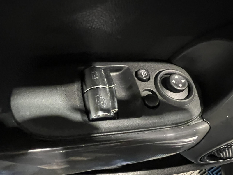 Photo 22 de l'offre de MINI MINI 3 Portes One 102 ch Edition Blackfriars à 11990€ chez VL Auto