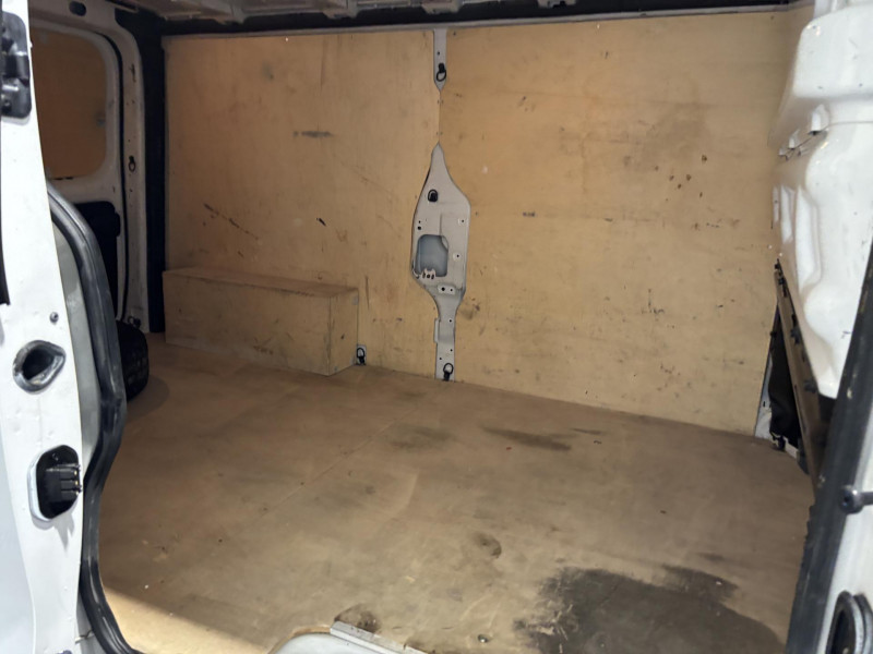 Photo 9 de l'offre de RENAULT TRAFIC FGN L2H1 1300 KG DCI 120 GRAND CONFORT * 15408 HT à 18490€ chez VL Auto