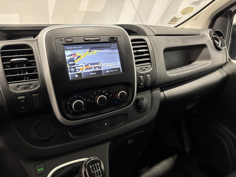 Photo 15 de l'offre de RENAULT TRAFIC FGN L2H1 1300 KG DCI 120 GRAND CONFORT * 15408 HT à 18490€ chez VL Auto