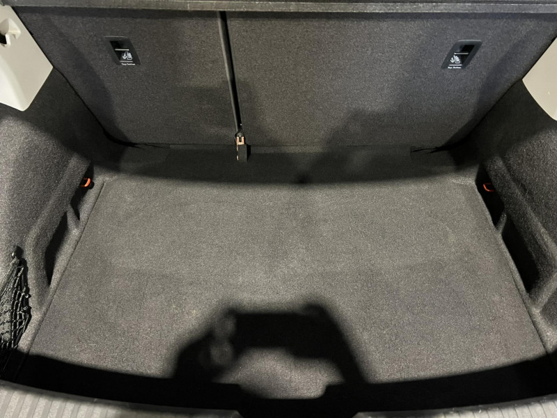 Photo 20 de l'offre de SEAT LEON 1.5 TSI 150 Start/Stop ACT BVM6 FR à 14990€ chez VL Auto