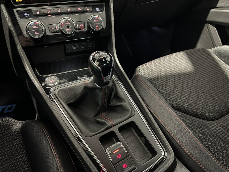 Photo 14 Seat LEON 1.5 TSI 150 Start/Stop ACT BVM6 FR ESSENCE Orange en vente chez VL Auto Photo 14 de l'offre de SEAT LEON 1.5 TSI 150 Start/Stop ACT BVM6 FR à 14990€ chez VL Auto