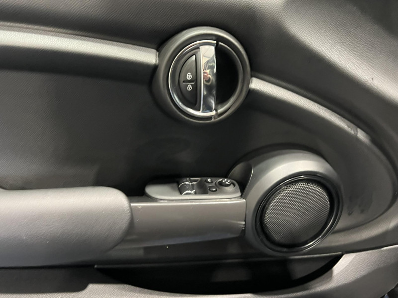 Photo 23 de l'offre de MINI MINI 3 Portes One 102 ch Edition Blackfriars à 11990€ chez VL Auto