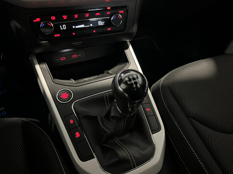 Photo 14 Seat ARONA 1.0 EcoTSI 95 ch Start/Stop BVM5 Xcellence ESSENCE Gris en vente chez VL Auto Photo 14 de l'offre de SEAT ARONA 1.0 EcoTSI 95 ch Start/Stop BVM5 Xcellence à 12990€ chez VL Auto
