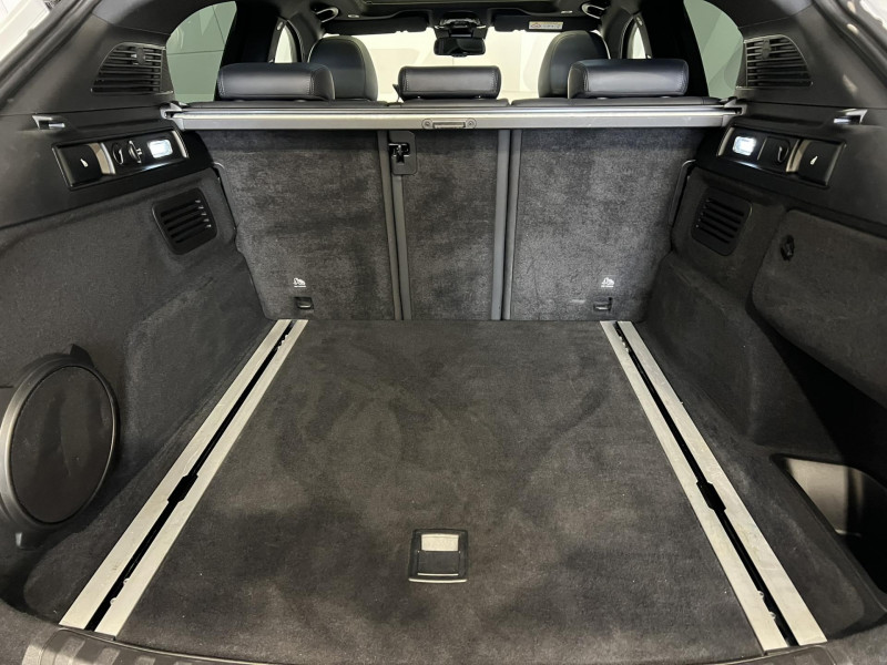 Photo 20 Alfa Romeo STELVIO 2.9 V6 510ch AT8 Quadrifoglio ESSENCE Blanc en vente chez VL Auto Photo 20 de l'offre de ALFA ROMEO STELVIO 2.9 V6 510ch AT8 Quadrifoglio à 47990€ chez VL Auto