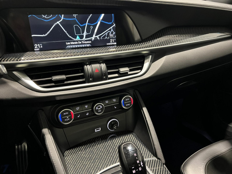 Photo 15 Alfa Romeo STELVIO 2.9 V6 510ch AT8 Quadrifoglio ESSENCE Blanc en vente chez VL Auto Photo 15 de l'offre de ALFA ROMEO STELVIO 2.9 V6 510ch AT8 Quadrifoglio à 47990€ chez VL Auto