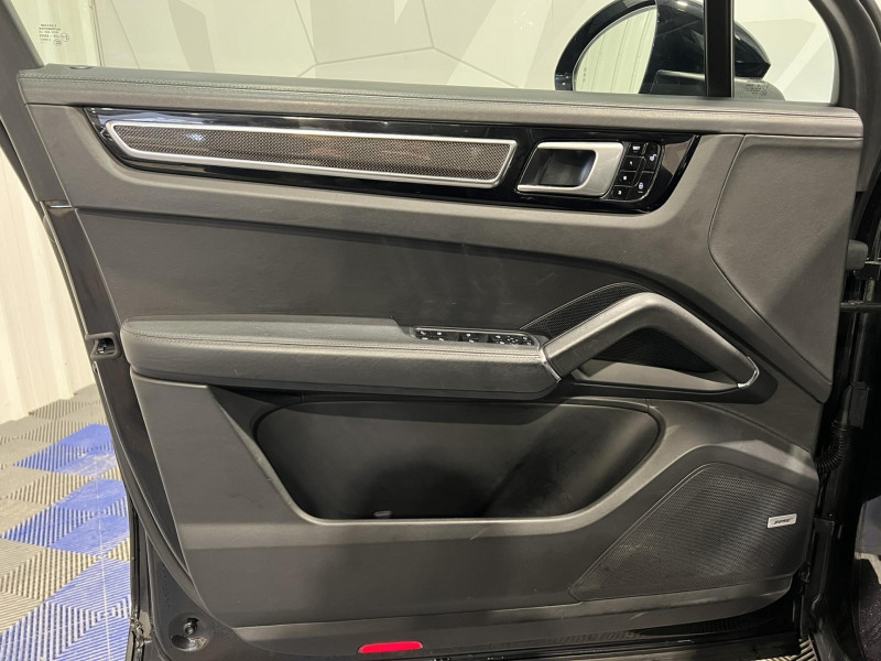 Photo 22 de l'offre de PORSCHE CAYENNE E-Hybrid 3.0 V6 462 ch Tiptronic BVA S à 54990€ chez VL Auto