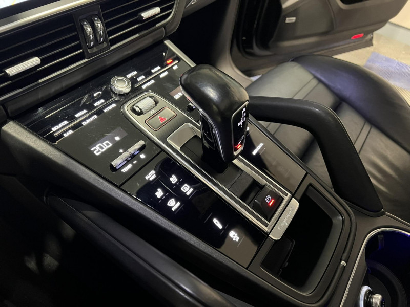Photo 13 de l'offre de PORSCHE CAYENNE E-Hybrid 3.0 V6 462 ch Tiptronic BVA S à 54990€ chez VL Auto