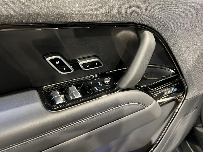 Photo 24 de l'offre de LAND-ROVER RANGE ROVER SPORT P550e AWD 3.0L i6 PHEV Autobiography à 119990€ chez VL Auto