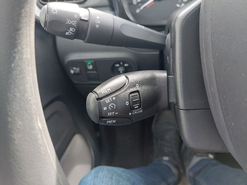 Photo 14 de l'offre de CITROEN C3 (3) PureTech 83 S&S BVM Feel à 13490€ chez Carlyss automobiles Vitré