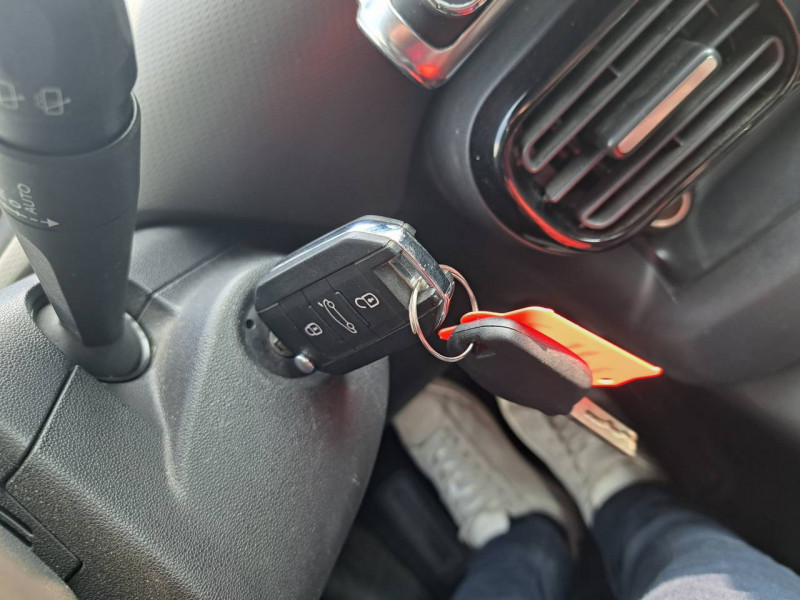 Photo 15 de l'offre de CITROEN C4 Cactus BlueHDi 100 S&S BVM6 Feel Business à 15290€ chez Carlyss automobiles Vitré