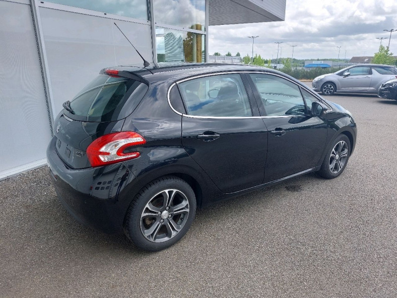 Photo 4 de l'offre de PEUGEOT 208 1.2 PureTech 110 S&S Allure à 12990€ chez Carlyss automobiles Vitré