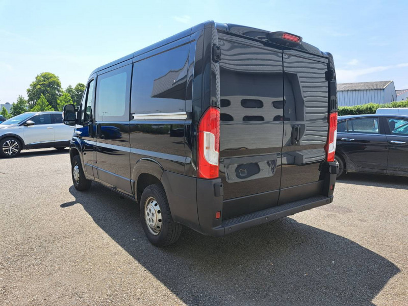 Photo 4 de l'offre de Peugeot Boxer (2) BLUEHDI 110 PREMIUM PACK 330 L1H1 à 20490€ chez Carlyss automobiles Vitré