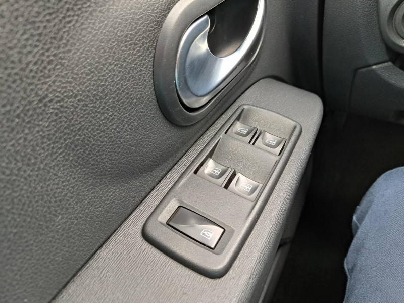 Photo 13 de l'offre de Dacia Lodgy 5 Places Stepway 2017 dCi 110 à 14990€ chez Carlyss automobiles Vitré