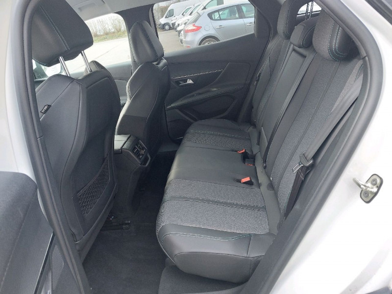 Photo 9 de l'offre de PEUGEOT 3008 (2) PureTech 130 S&S Allure à 24490€ chez Carlyss automobiles Vitré
