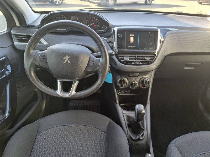 Photo 5 de l'offre de PEUGEOT 208 Puretech 82 STYLE à 10490€ chez Carlyss automobiles Vitré
