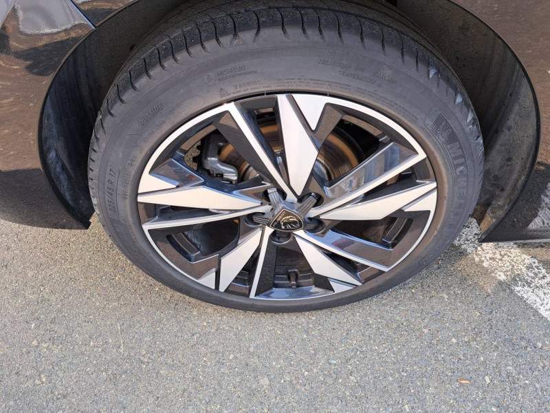 Photo 4 de l'offre de Peugeot 308 (3) BlueHDI 130 AUTO8 ALLURE à 26990€ chez Carlyss automobiles Vitré
