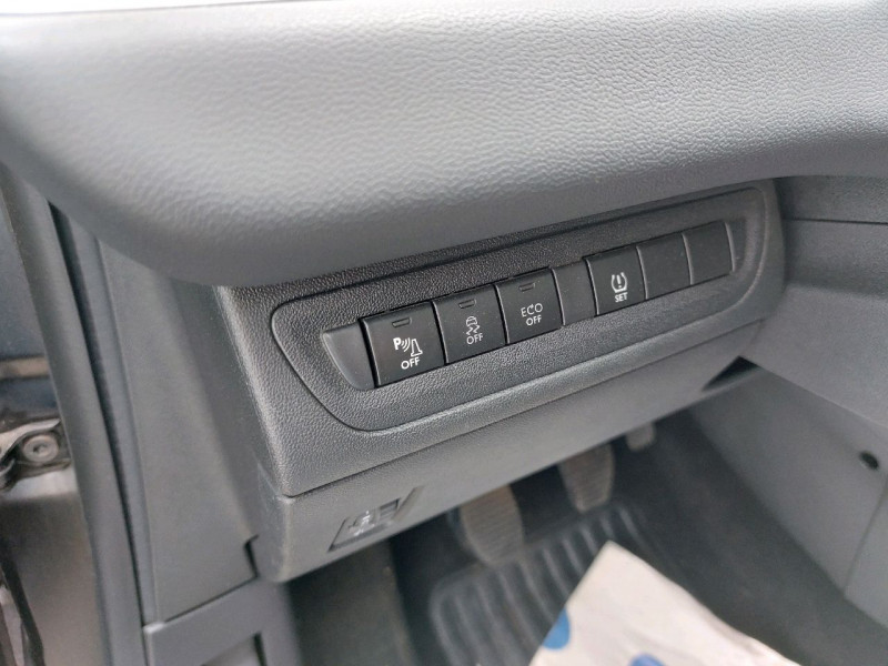 Photo 10 de l'offre de PEUGEOT 208 1.2 PureTech 110 S&S Allure à 12990€ chez Carlyss automobiles Vitré