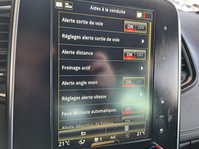Photo 19 de l'offre de RENAULT Grand Scénic (3) Intens Blue dCi 120 EDC à 18990€ chez Carlyss automobiles Vitré