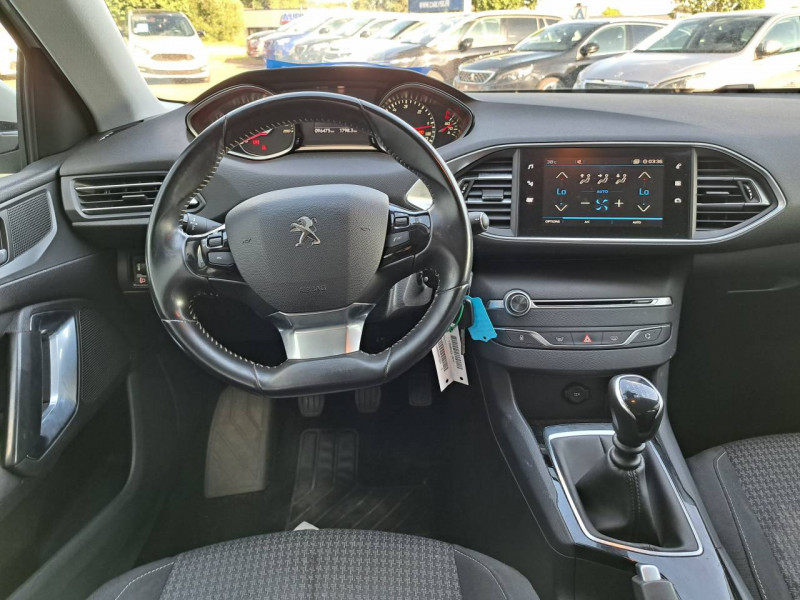 Photo 6 de l'offre de PEUGEOT 308 SW (2) BlueHDi 130 S&S ACTIVE BUSINESS à 14490€ chez Carlyss automobiles Vitré