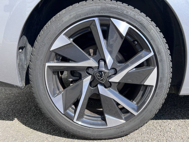 Photo 5 de l'offre de Peugeot 308 SW (3) PureTech 130 S&S ALLURE PACK à 25490€ chez Carlyss automobiles Vitré